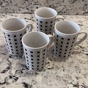 4 Royal Norfolk Black & White mugs